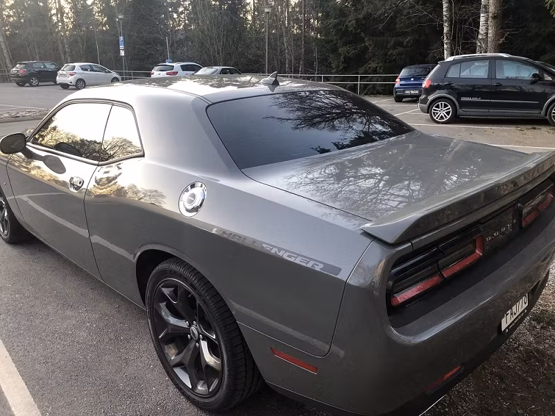 Dodge Challenger med solfilm