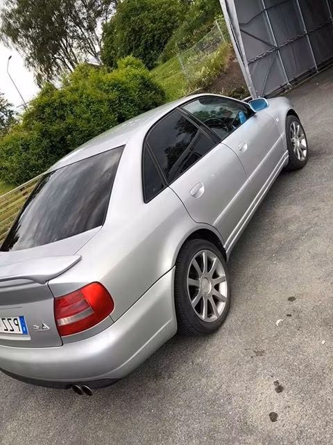Audi A4 sedan med solfilm