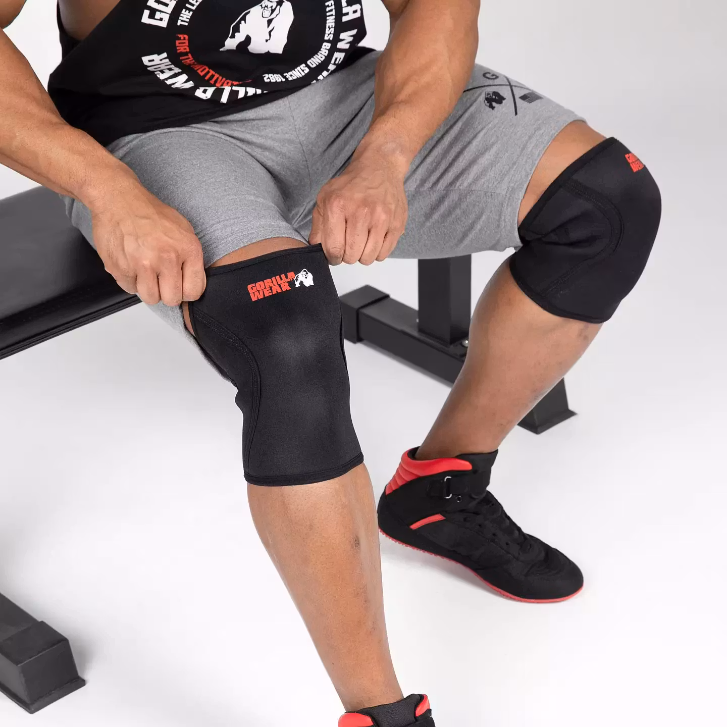 Gorilla Wear 7MM Knee Sleeves, black