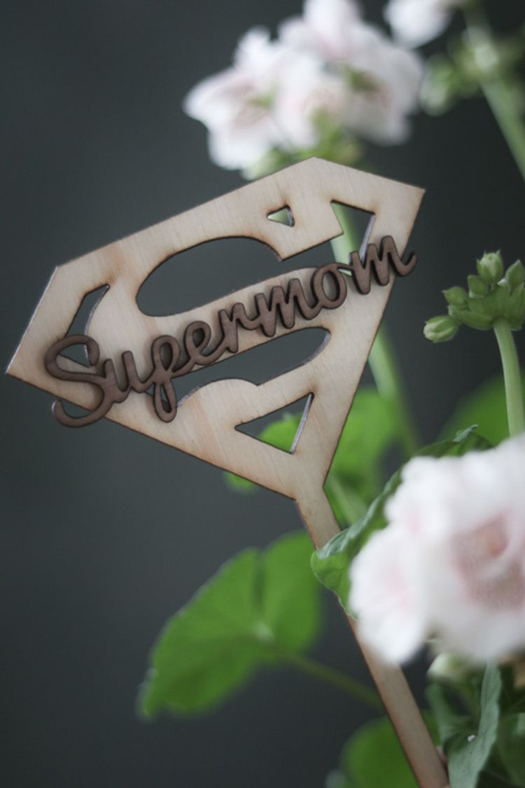 Caketopper / Blompinne "SUPERMOM/MORMOR/FARMOR"