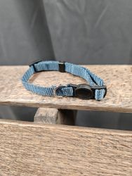 Halsband, S