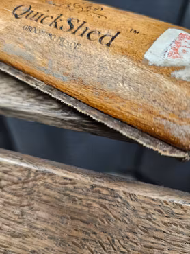 Pälsskrapa, Quick Shed