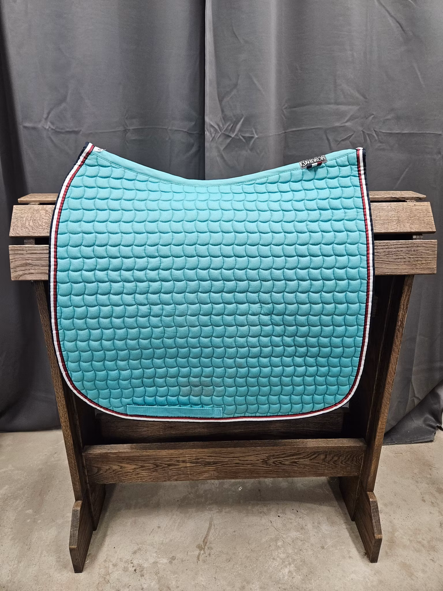 Schabrak, full, Eskadron