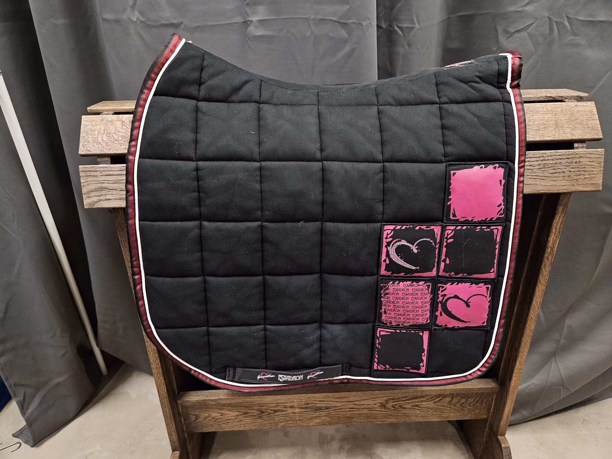 Schabrak, full, Eskadron