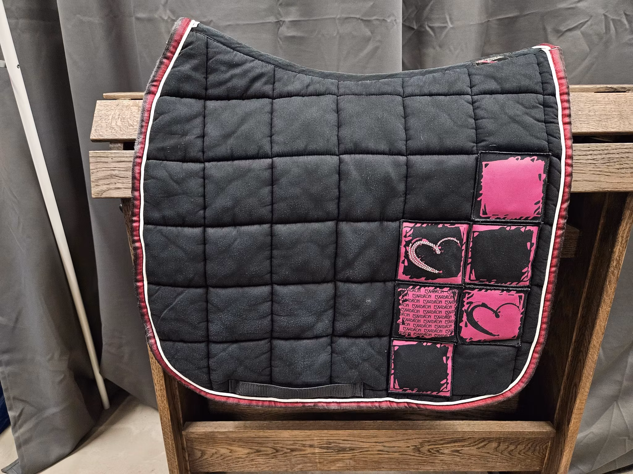 Schabrak, full, Eskadron