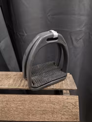 Stigbyglar, dam, Compositi