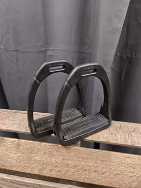 Stigbyglar, dam, Compositi