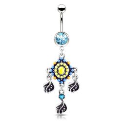 Navelpiercing i bohemisk stil