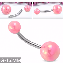 Navelpiercing med akrylbollar