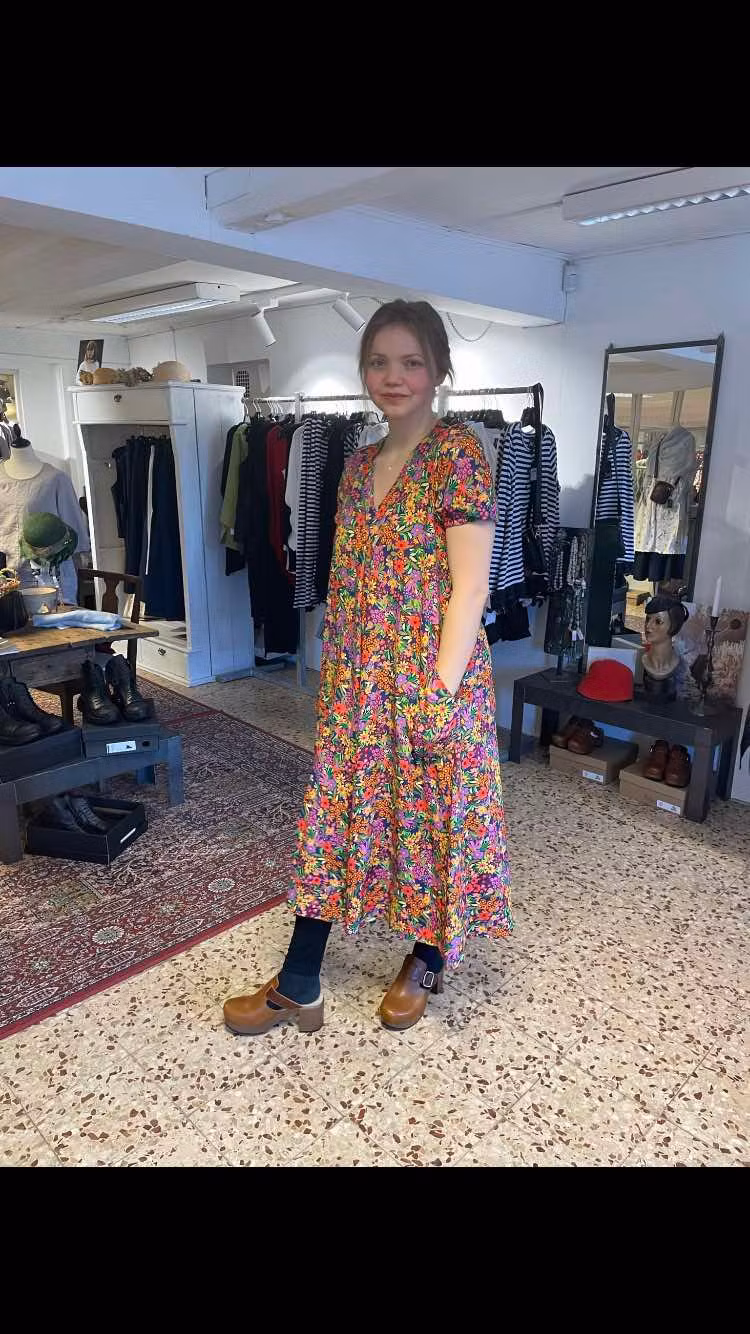 Lillian småblommig klänning från du milde