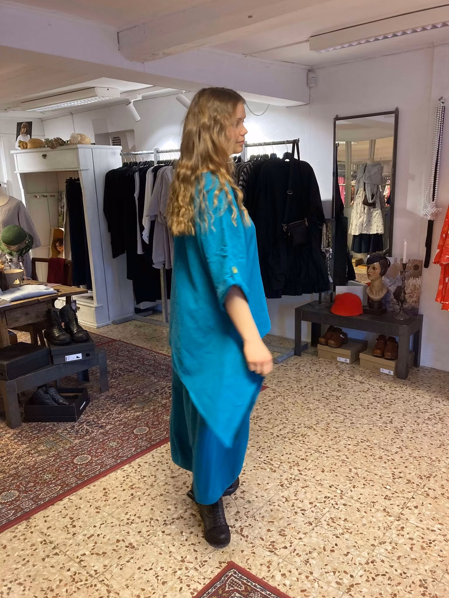 stina turkos tunika i lin från Längorna