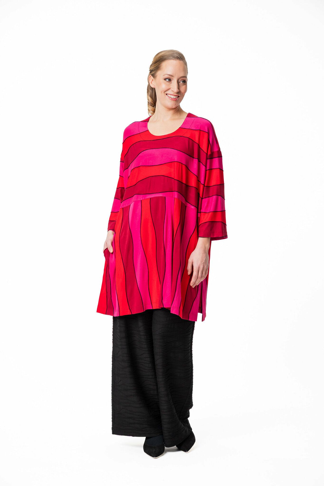 Desmona tunic i röda nyanser från aino