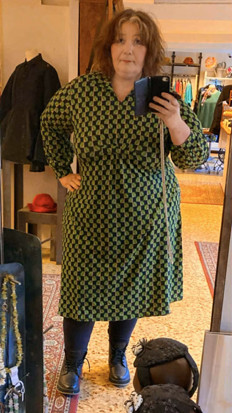 grönmönstrad klänning du Milde