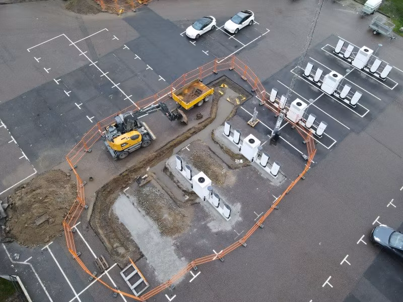 Tesla bygger om SuC i Lödde!