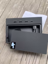 USB Hub - Tesla Model 3