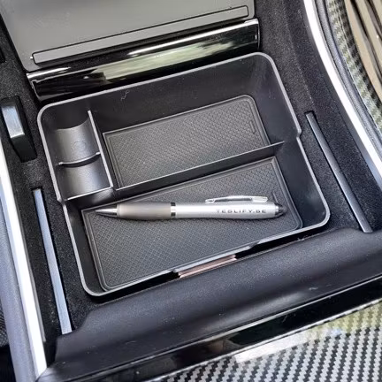 Förvaringslåda mittkonsoll i plast - Tesla Model 3