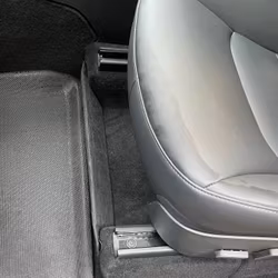 Stoppers under framsätena, set om 2 - Tesla Model Y