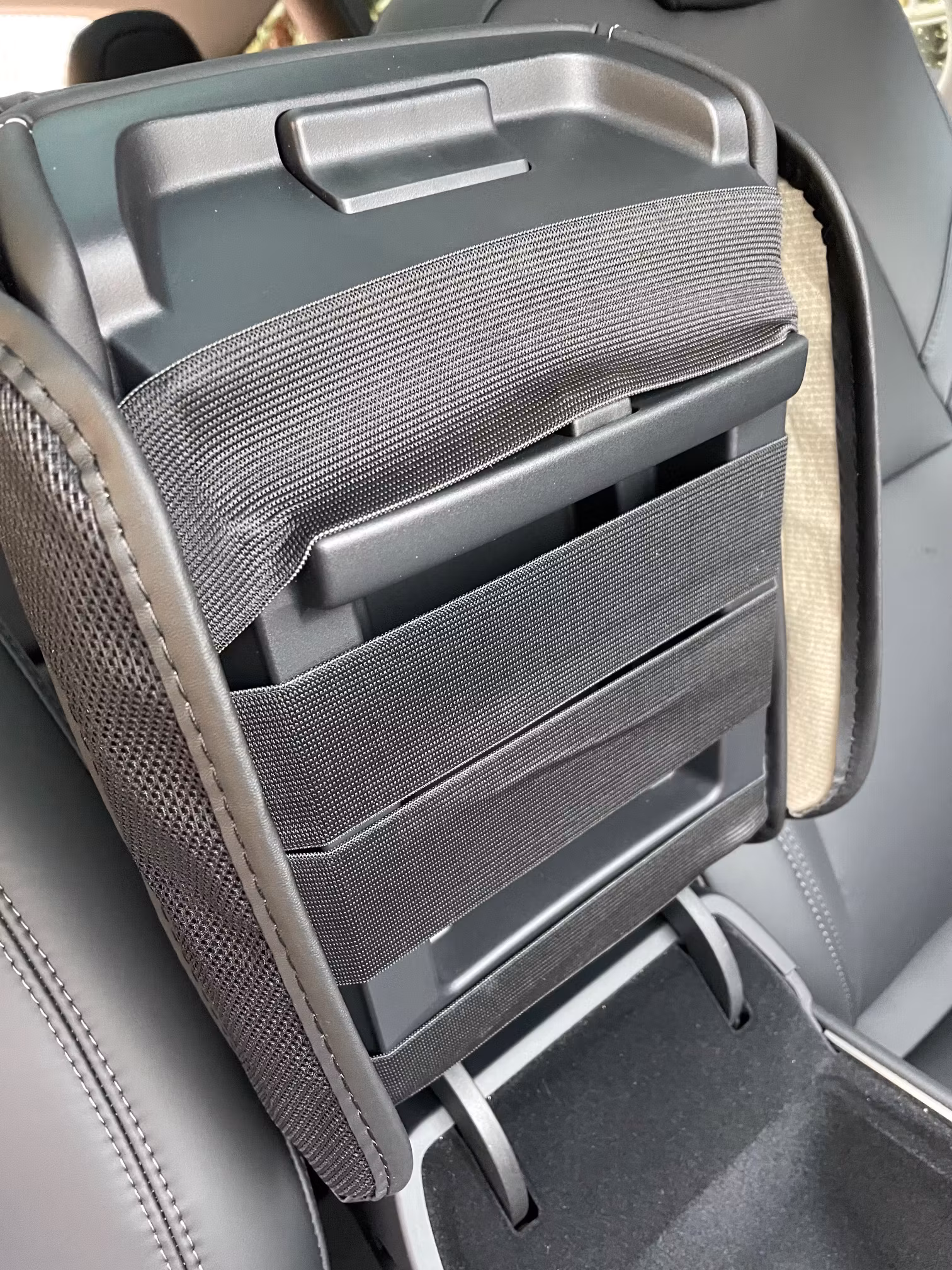 Överdrag t armstödet m sidofickor, svart - Tesla Model 3/Y