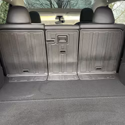 Mattor/skydd till baksidan av baksätena, TPE - Tesla Model Y