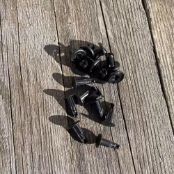 Plastpluggar - 8 st - Tesla Model 3