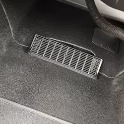 Skydd t luftutblåsen under framsätena - Tesla Model Y