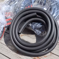 Dörrlister mot ljud och smuts - Tesla Model Y