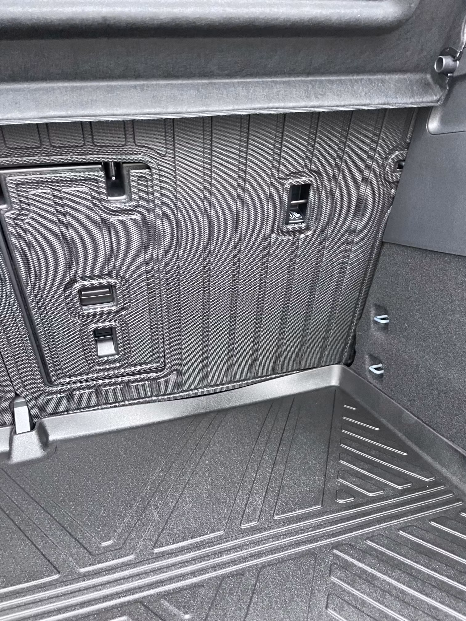 Skydd till baksidan av baksätena - TPE nano - ID.3