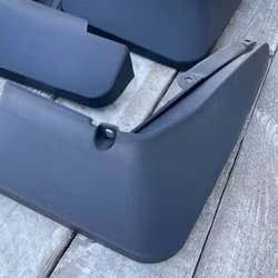 Stänkskydd - matt svarta - ID.4