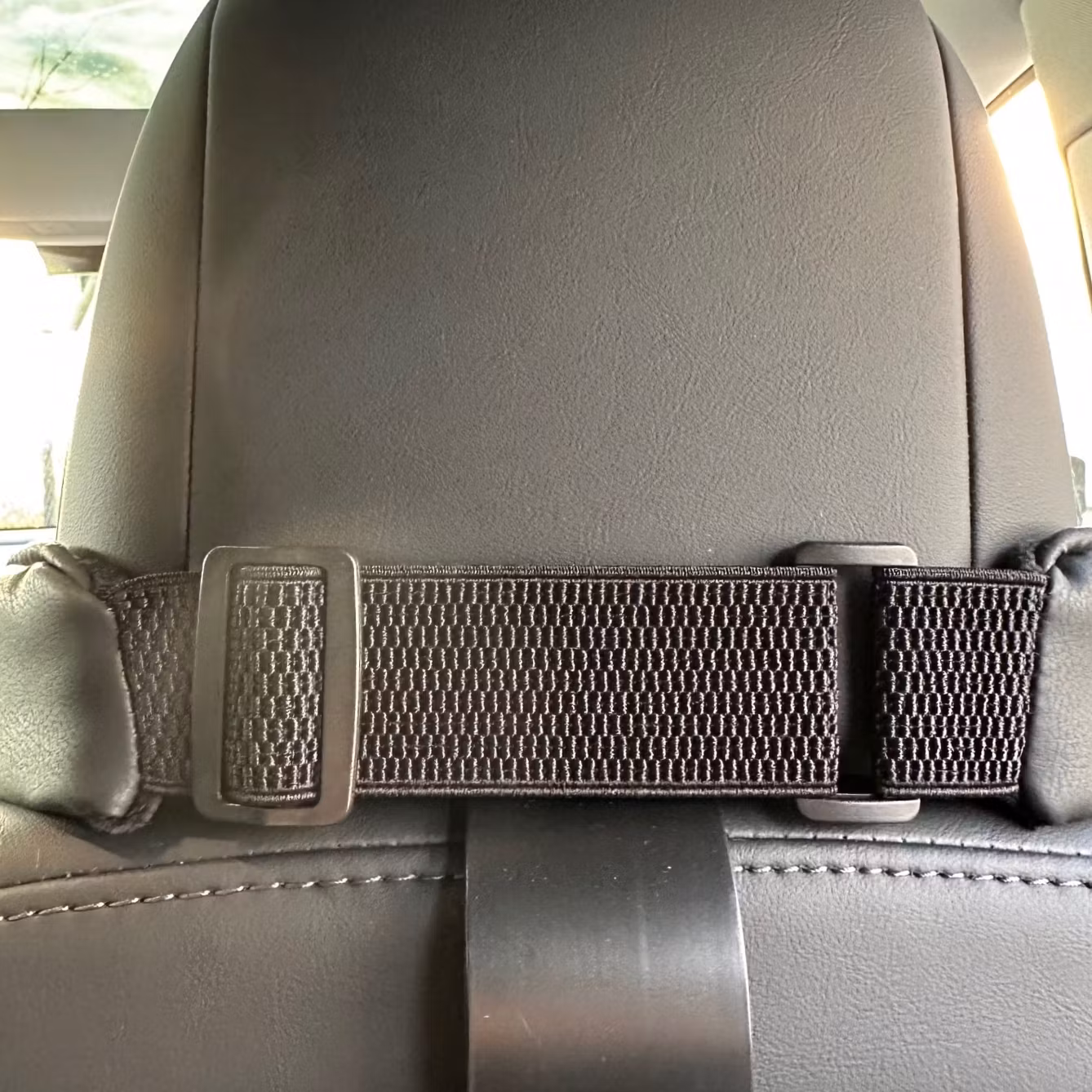 Skön nackkudde som ger behagligt stöd under färd.