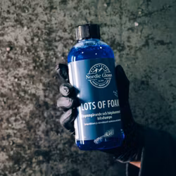 Lots of Foam - högskummande bilschampo