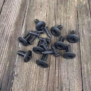 Plastpluggar - Model Y