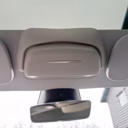 Förvaring till solglasögonen - Tesla Model 3 Highland