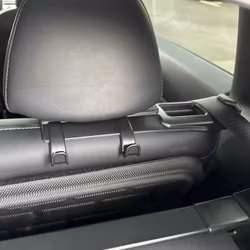 Bälteshållare med krokar, set om 2 - Tesla Model Y