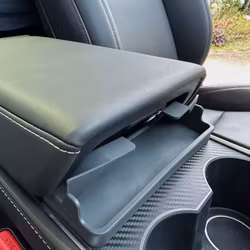 Förvaring under armstödet i silikon - Tesla Model 3 2021/Y