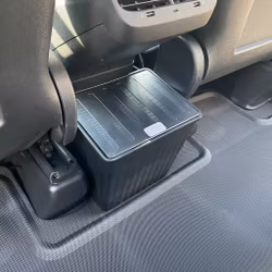 Förvaring baksätet, klicklock - svart - Tesla Model Y