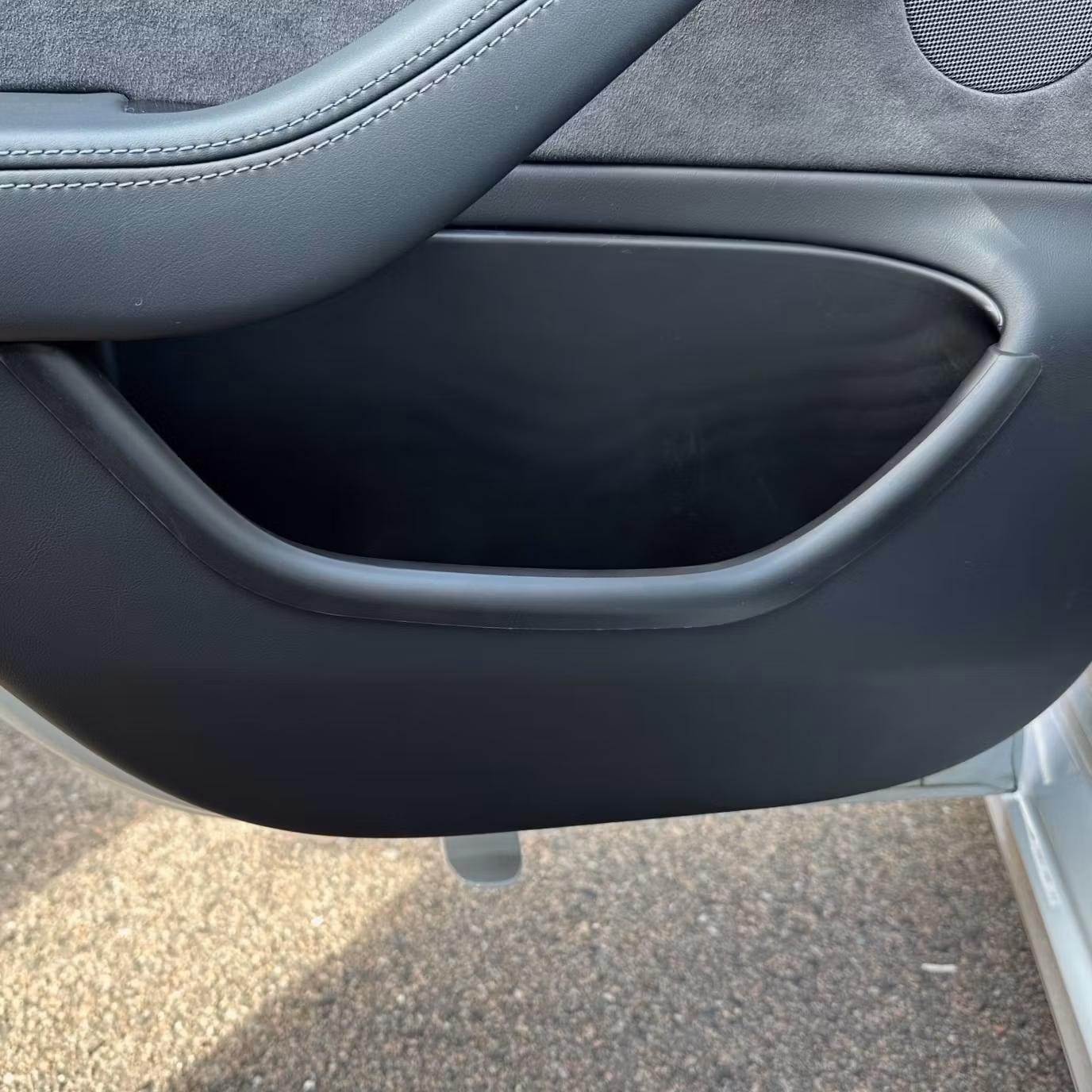 Insatser till dörrfacken, set om 4 - Tesla Model 3