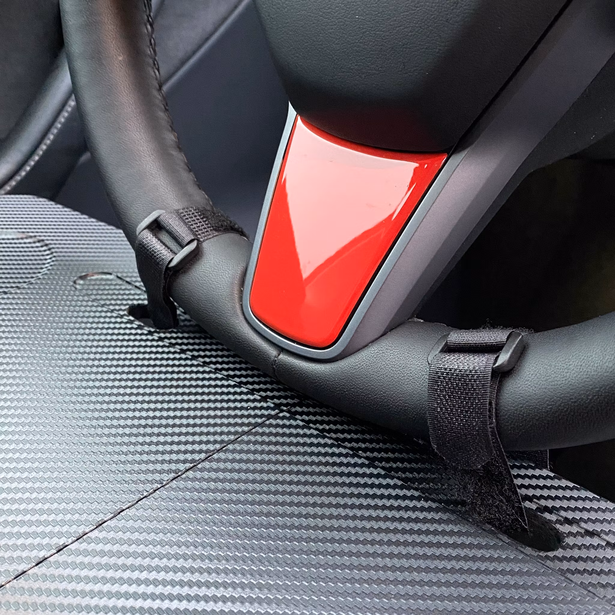 Brickbord, vikbart m fäste - Tesla Model 3/Y