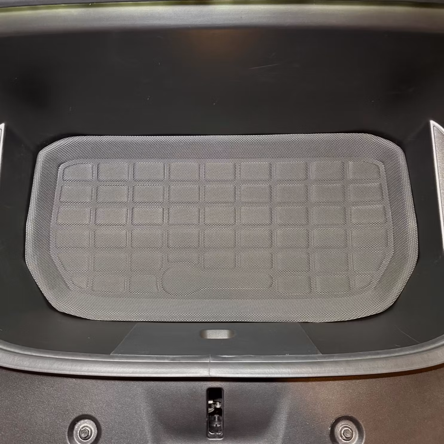 Frunkmatta i XPE till Tesla Model Y