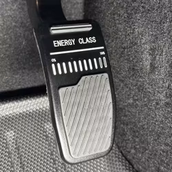 Pedaler sport - 2 färger - Tesla Model 3/Y