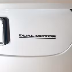 Dekal Dual Motor, mattsvart m svart linje - Tesla Model S/3/X/Y