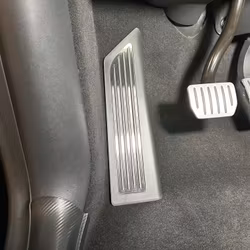 Pedal - fotstöd - Tesla Model Y