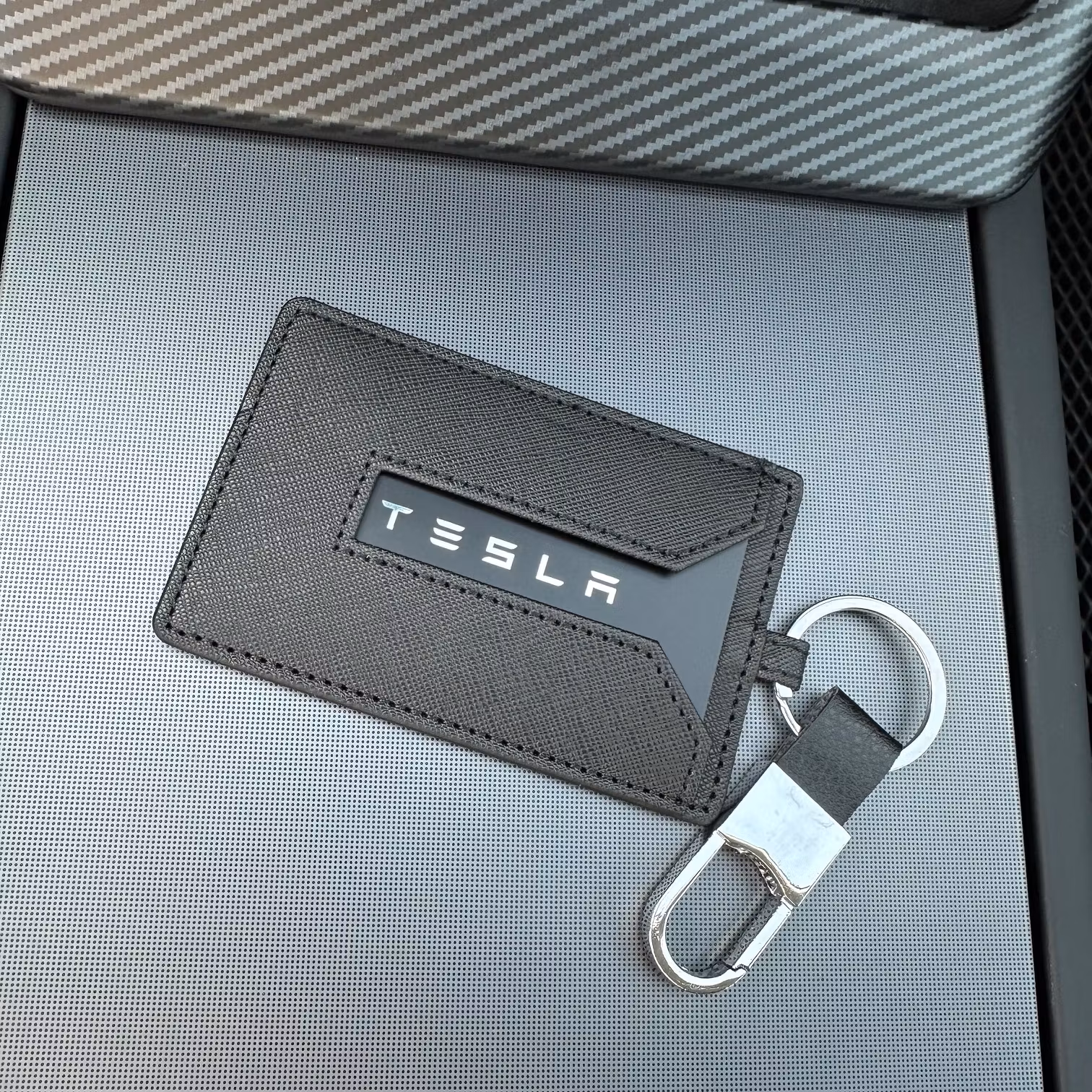 Korthållare till din Teslas nyckelkort