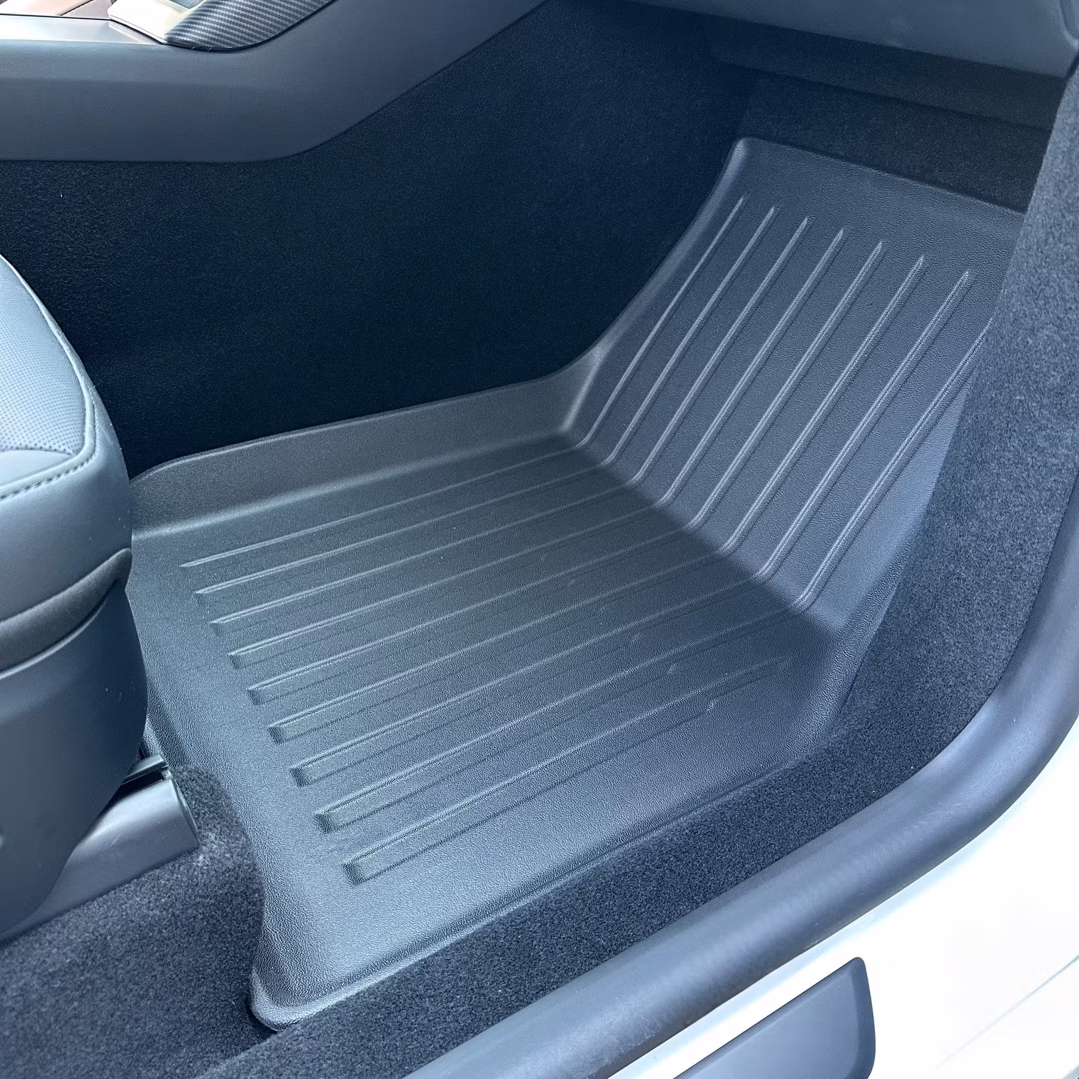 Passagerarmatta fram i TPE - Tesla Model Y Juniper