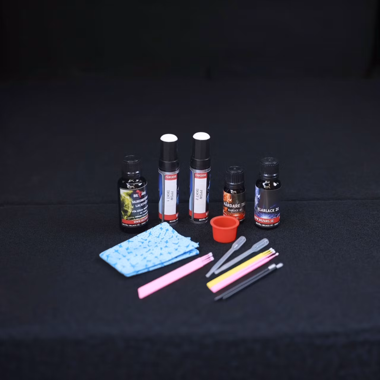 Touch-up pen for paint and rims - Tesla