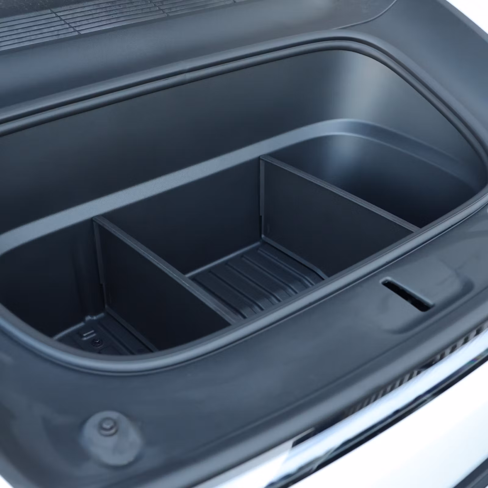 Smarta avdelar till frunke i TPE-plast till Tesla Model Y Juniper. Set om 2.