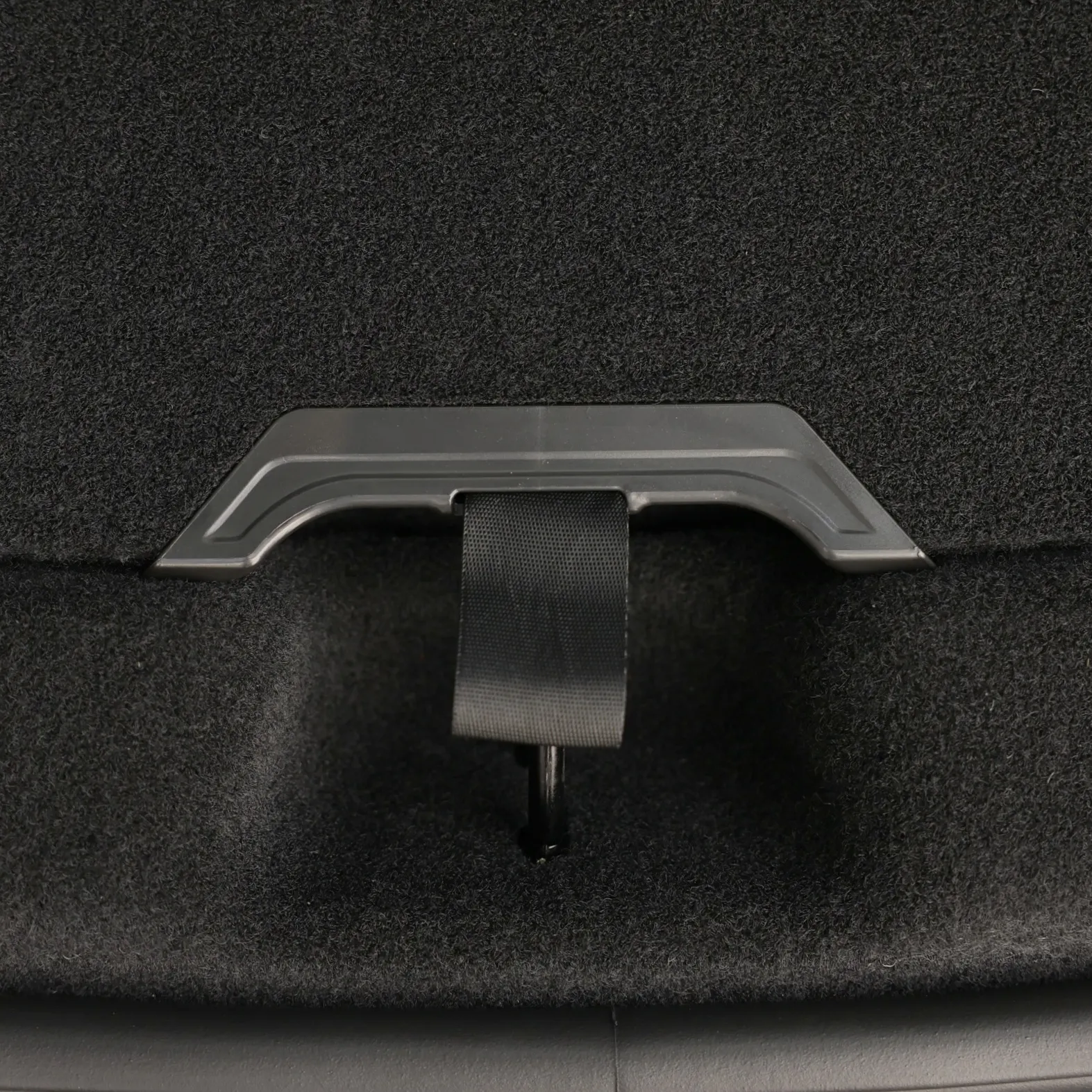 Handtag till bagagegolven, 2 st - Tesla Model Y Juniper - Tillbehör ...