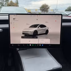 Justerbart fäste till skärmen, sidled + upp och ner - Tesla Model Y Juniper