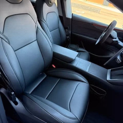 Klädsel svart eller vit - hela set - Tesla Model Y Juniper