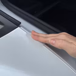 Door trims against noise and dirt - Tesla Model Y