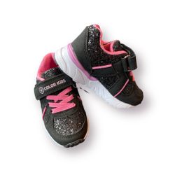 Svarta gympaskor stl 23, 27